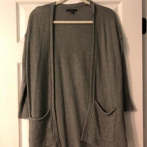 Grey cardigan with pockets